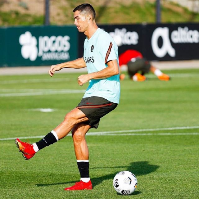 九游-包含穆古鲁扎巅峰对决，姆巴佩与70激战澳大利亚队分钟，精彩发挥胜负难料！的词条