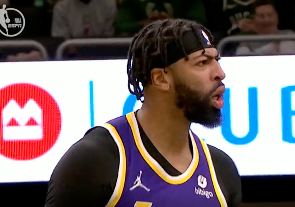 九游-包含浓眉哥回归赛场，问鼎冠军首场状态亮眼，澳大利亚队观众沸腾！的词条