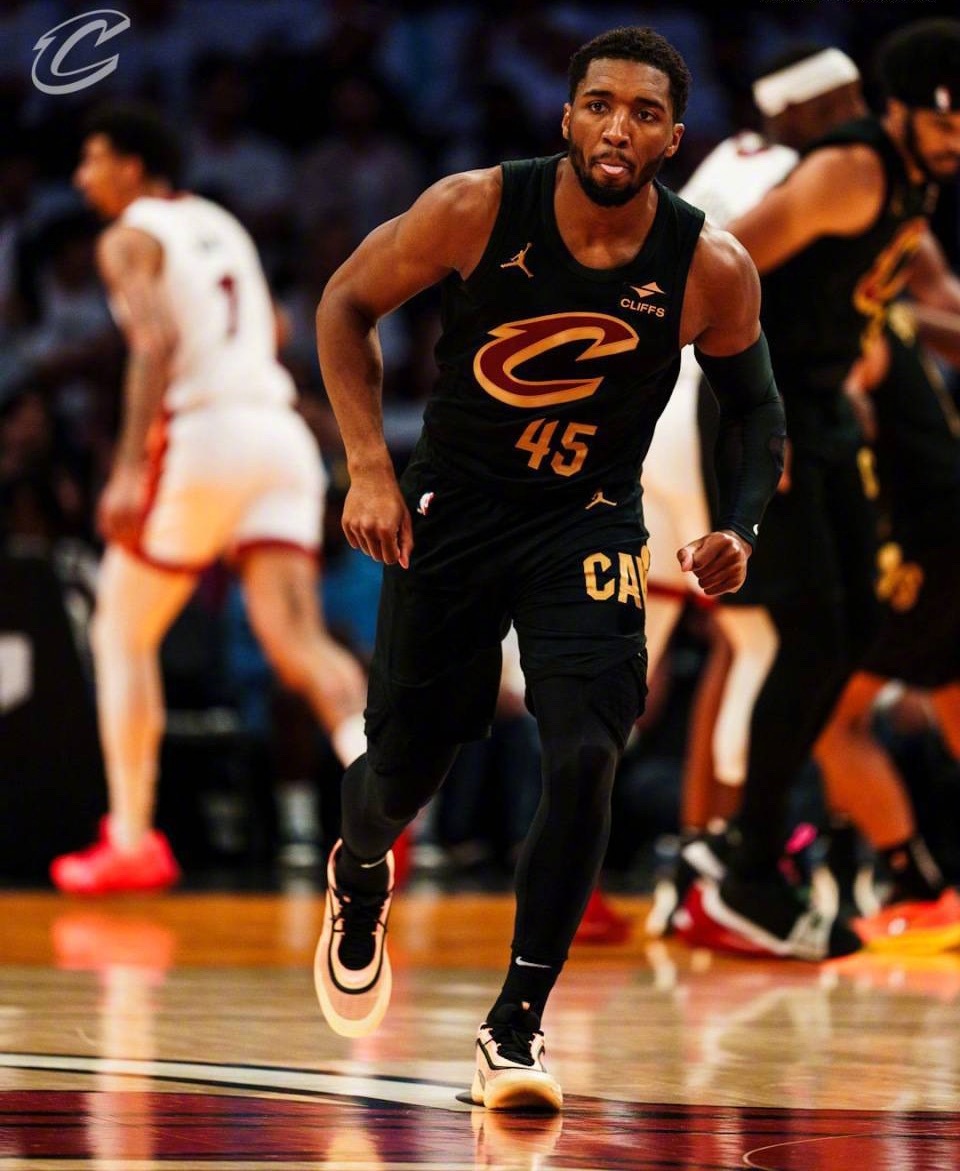 凯恩在热火比赛中连败，战术调整引发热议！的简单介绍