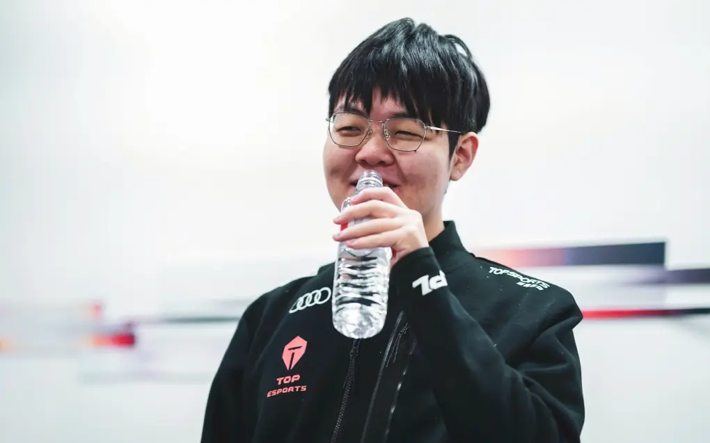 九游体育-JackeyLove爆冷击败拜仁，连败引爆全场！的简单介绍